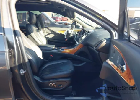 2019 Lincoln Nautilus Reserve z USA, uszkodzony, nr VIN 2LMPJ8L93KBL42872